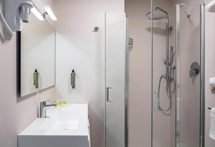 스탠다드 룸, Carlo Felice