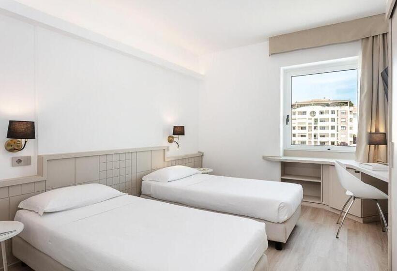 스탠다드 룸, Carlo Felice