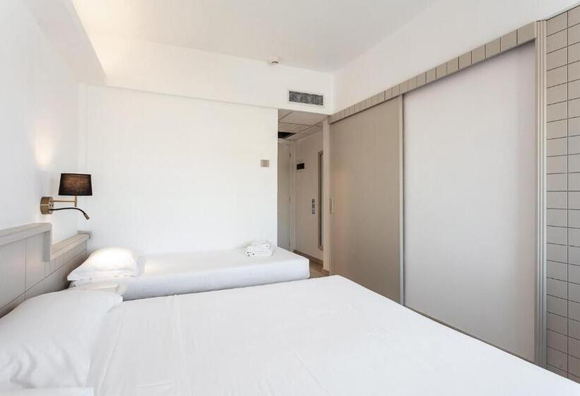 트리플 클래식 룸, Carlo Felice