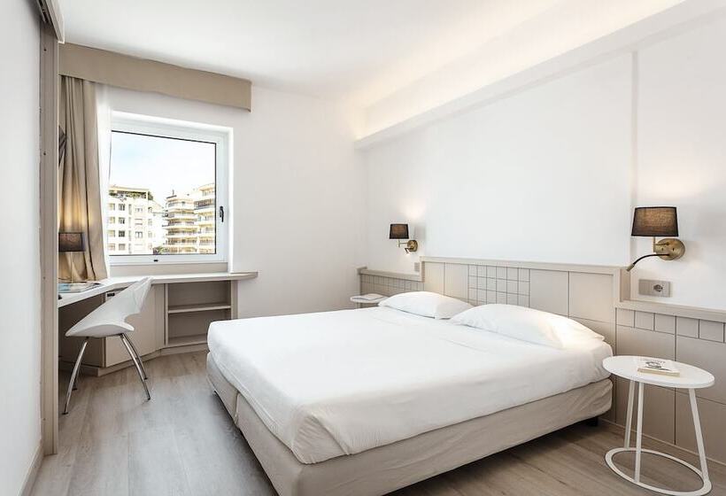 스탠다드 룸, Carlo Felice