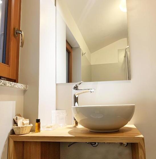 스탠다드 싱글 룸, Croux