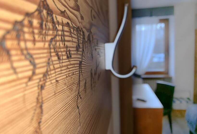 스탠다드 싱글 룸, Croux