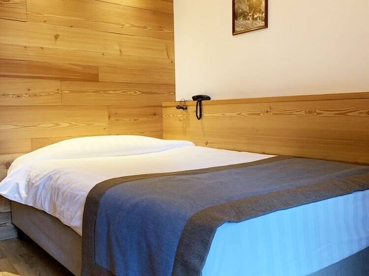 스탠다드 싱글 룸, Croux