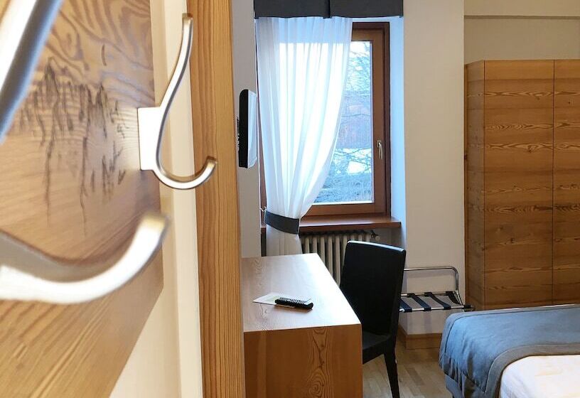 스탠다드 싱글 룸, Croux