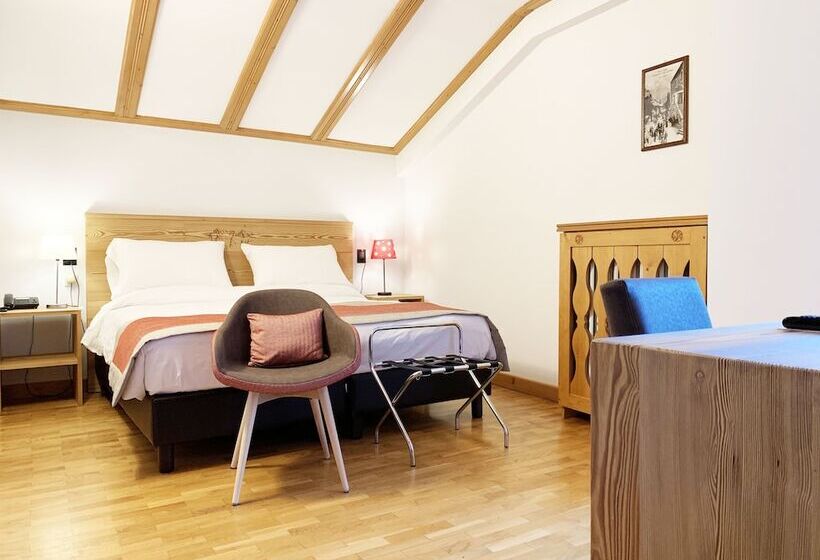 스탠다드 트리플 룸, Croux