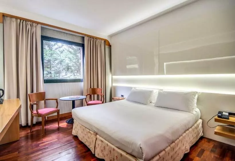 Executive-huone, Della Rotonda