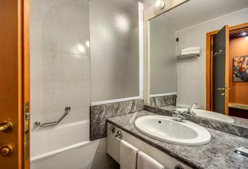 Executive-huone, Della Rotonda