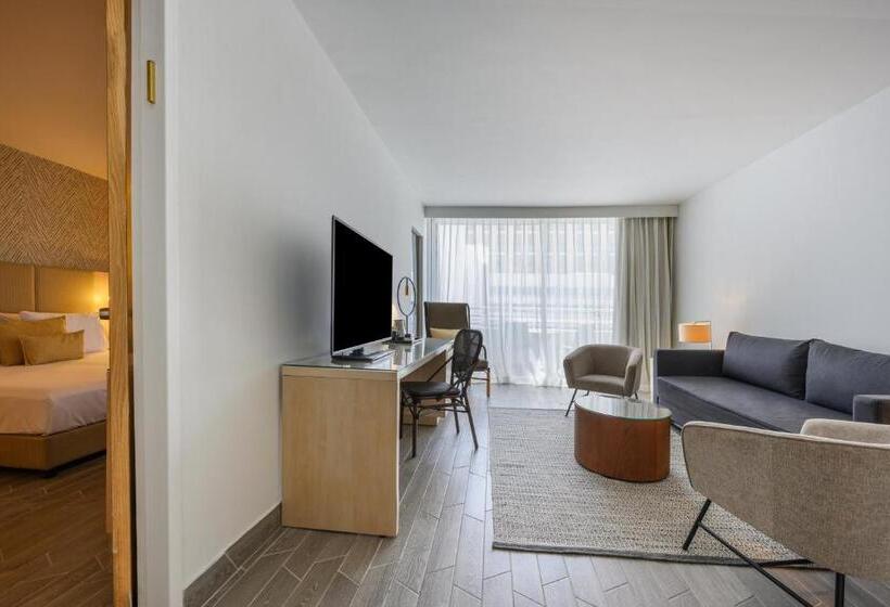 Family Room Pool View