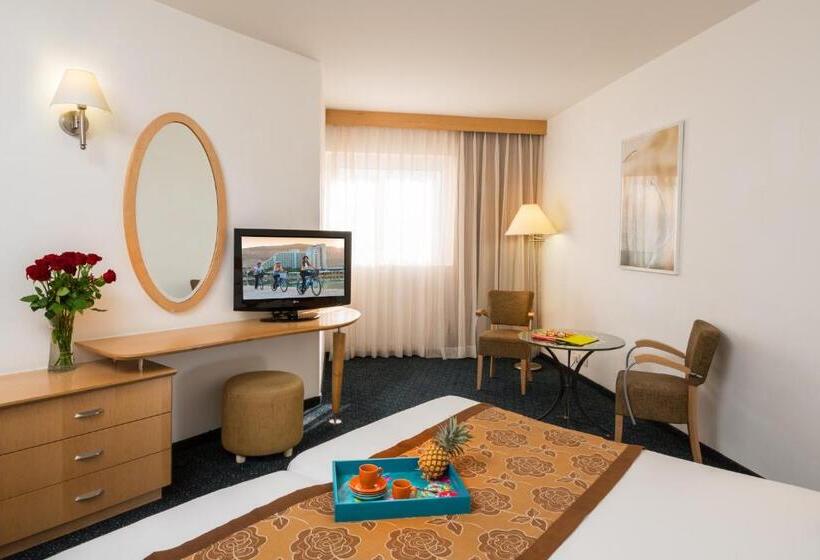 חדר דלוקס לשלושה, Leonardo Club Hotel Dead Sea   All Inclusive