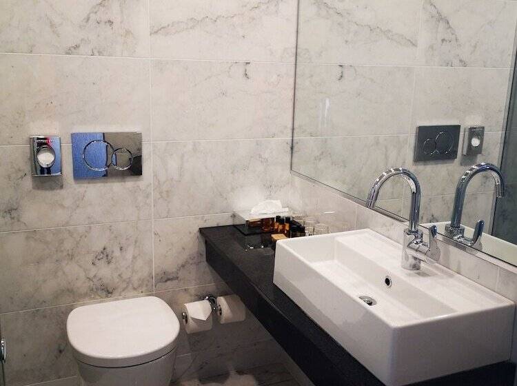 غرفة قياسية, The Victoria