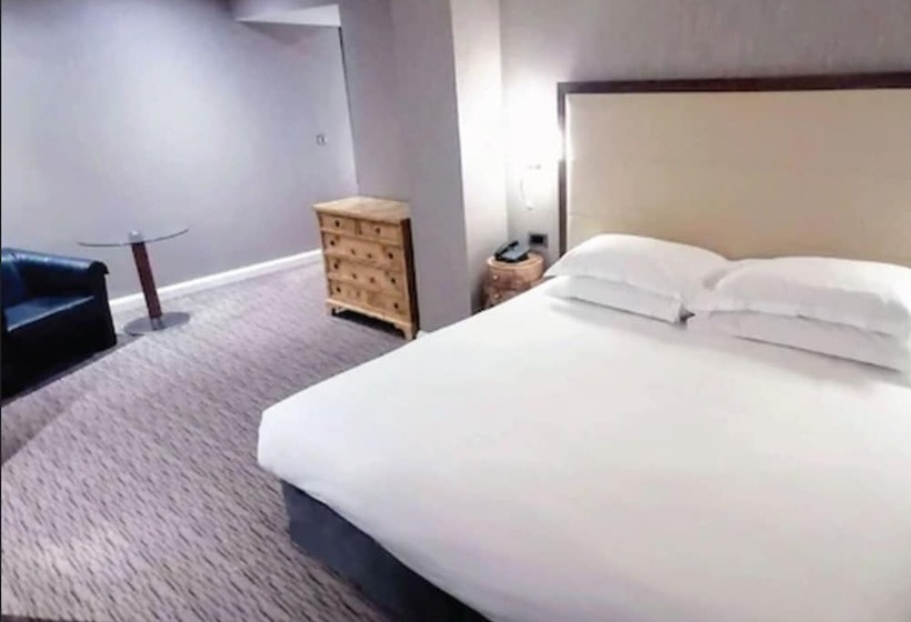 غرفة قياسية, The Victoria