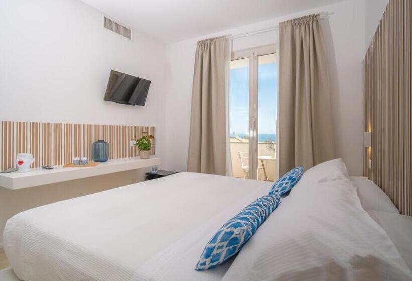 غرفة ديلوكس ذات إطلالة جانبية على البحر, Mia Hotel Numana