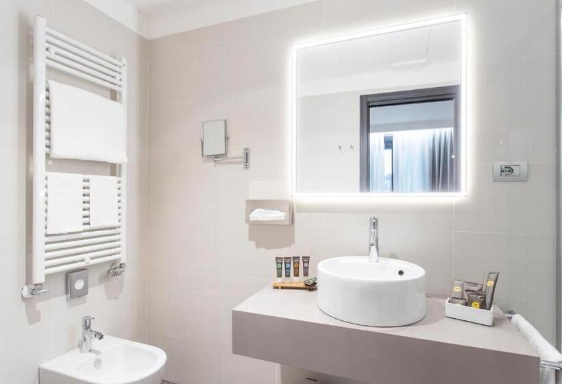 اتاق استاندارد, Novotel Parma Centro