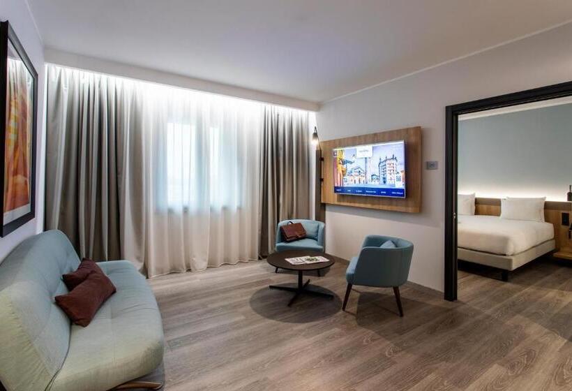 سوییت جونیور, Novotel Parma Centro
