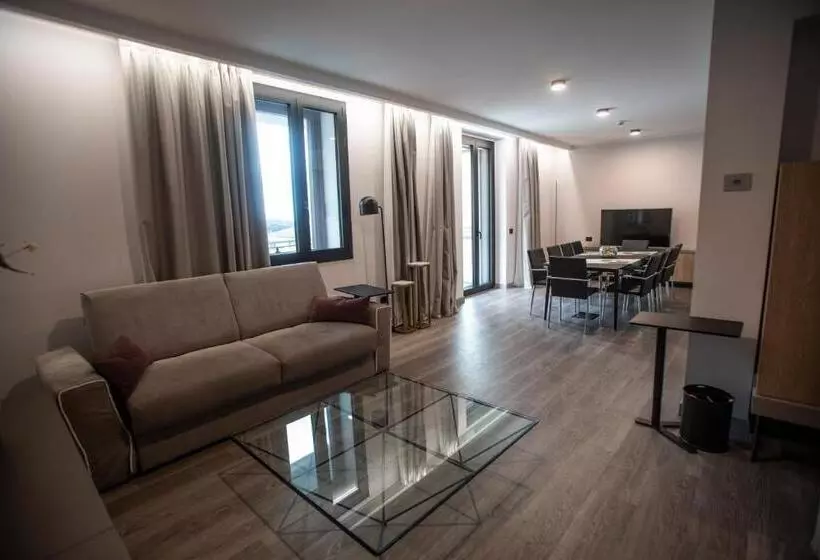 سوئیت پرزیدنت, Novotel Parma Centro