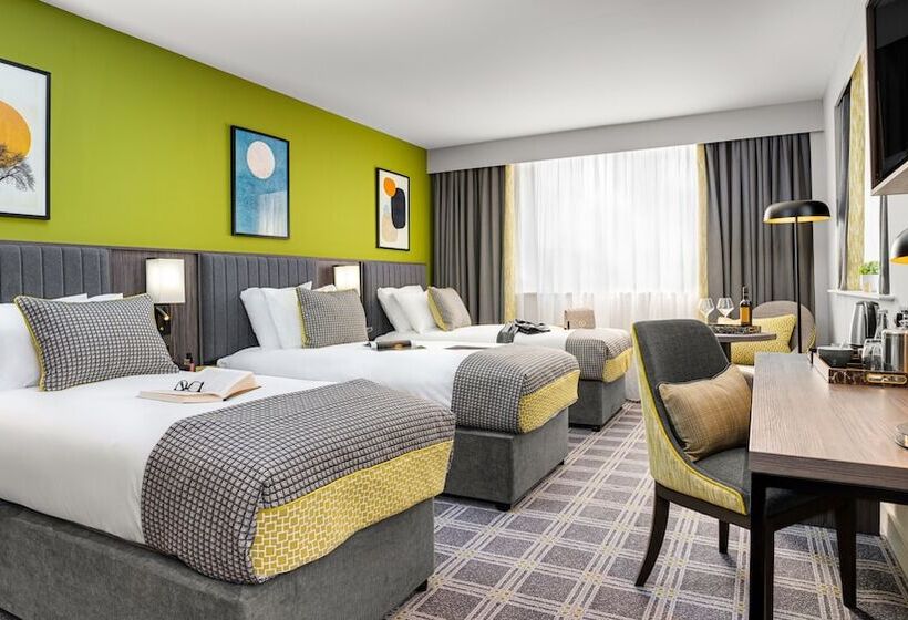 חדר משפחתי, Plaza Hotel Tallaght