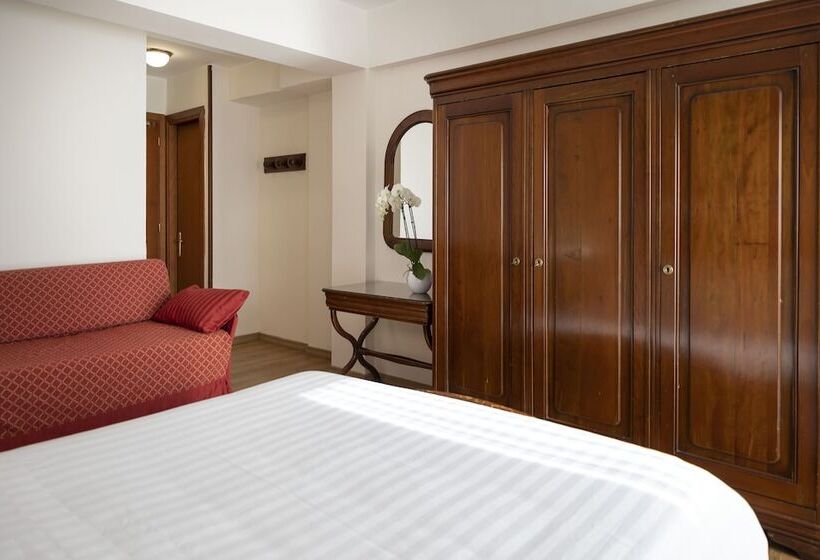 غرفة قياسية ثلاثية, Grand Hotel Del Parco