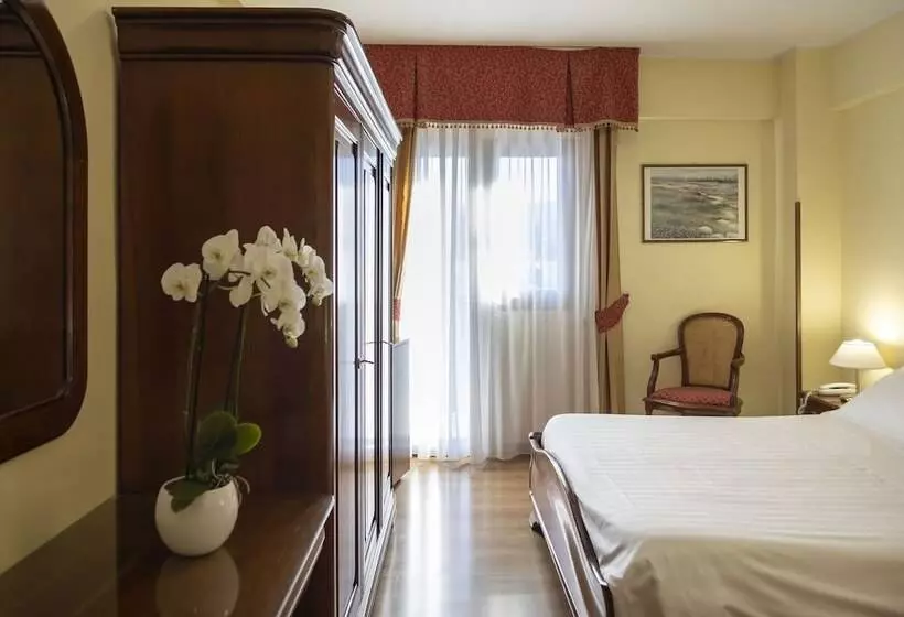 اتاق استاندارد سه نفره, Grand Hotel Del Parco