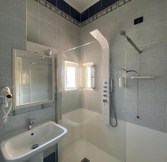 חדר סטנדרט לשלושה עם מרפסת, Il Gabbiano Palinuro