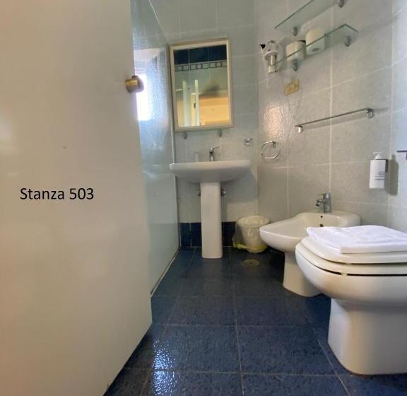 חדר סטנדרט לשלושה עם מרפסת, Il Gabbiano Palinuro