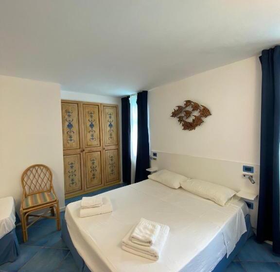 חדר סטנדרט לשלושה עם נוף לבריכה, Il Gabbiano Palinuro