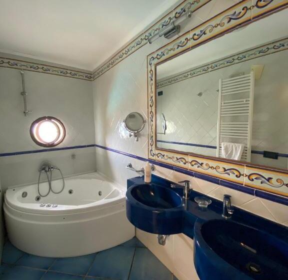 חדר סטנדרט לשלושה עם נוף לבריכה, Il Gabbiano Palinuro