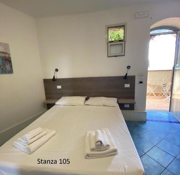 חדר לארבעה סטנדרטי עם נוף לגינה, Il Gabbiano Palinuro