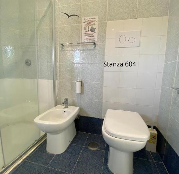 חדר סטנדרט לארבעה נוף לים, Il Gabbiano Palinuro