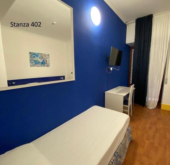 חדר סטנדרט לשלושה עם מרפסת, Il Gabbiano Palinuro