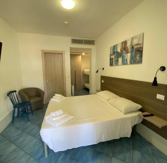 חדר לארבעה סטנדרטי עם נוף לגינה, Il Gabbiano Palinuro