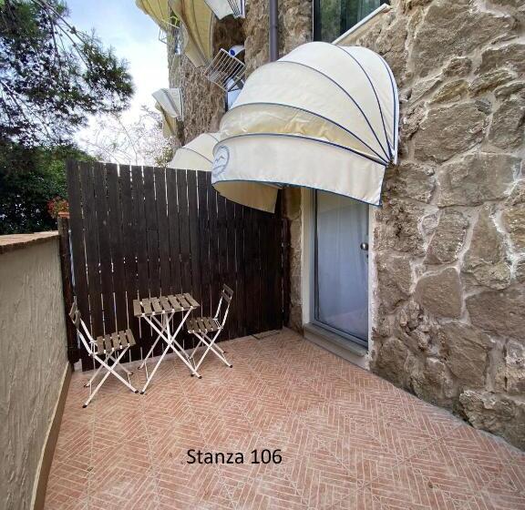 חדר לארבעה סטנדרטי עם נוף לגינה, Il Gabbiano Palinuro