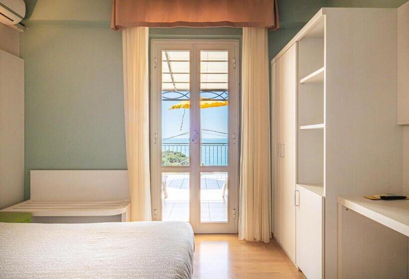 Номер Стандарт Вид на Море, Il Nido