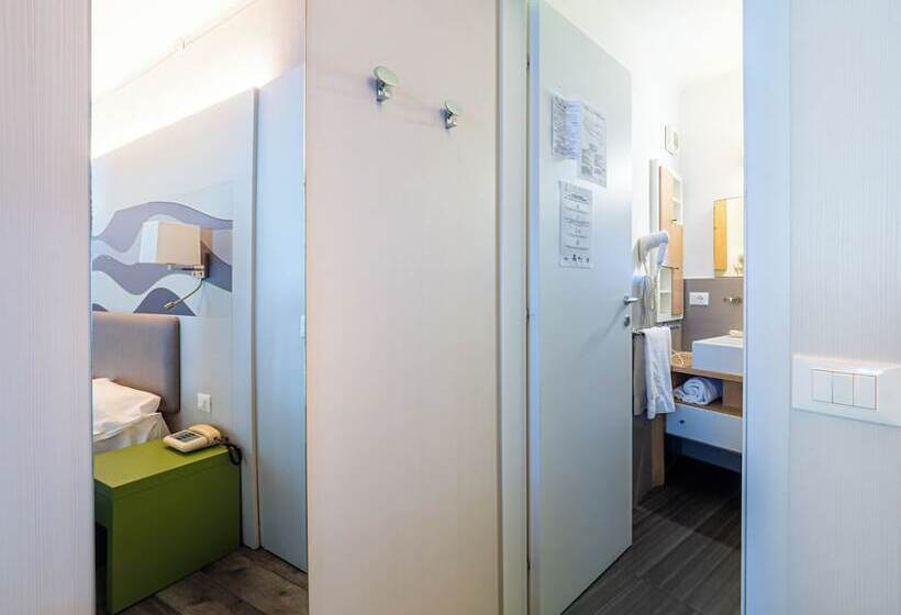 Номер Стандарт Вид на Море, Il Nido