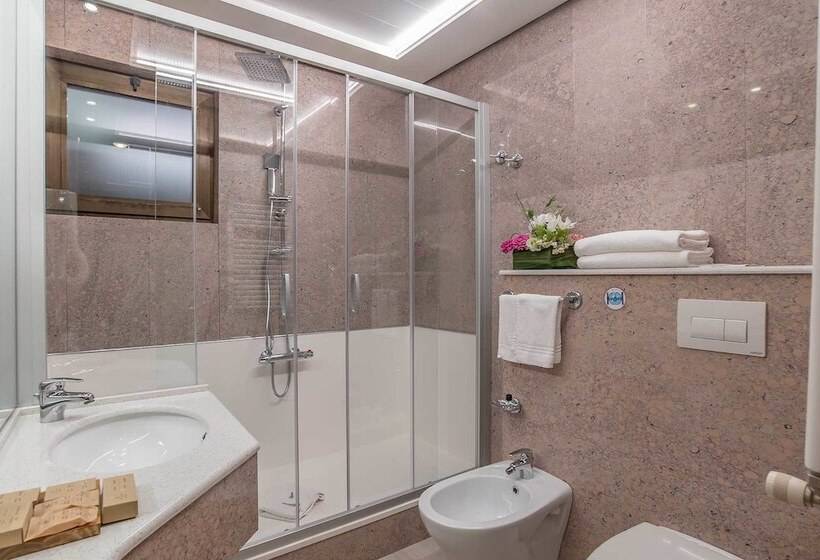 סוויטת ג'וניור, La Giocca