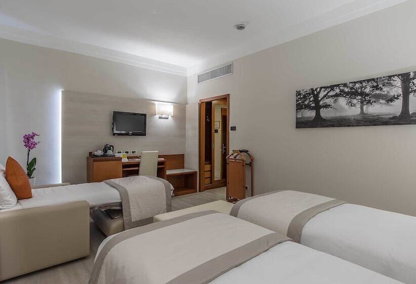 חדר סופריור לשלושה, La Giocca