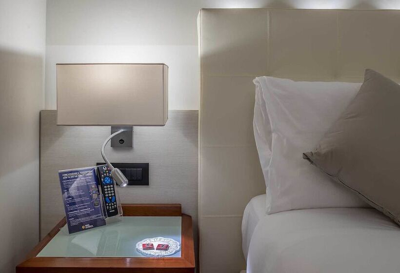 חדר סופריור לשלושה, La Giocca