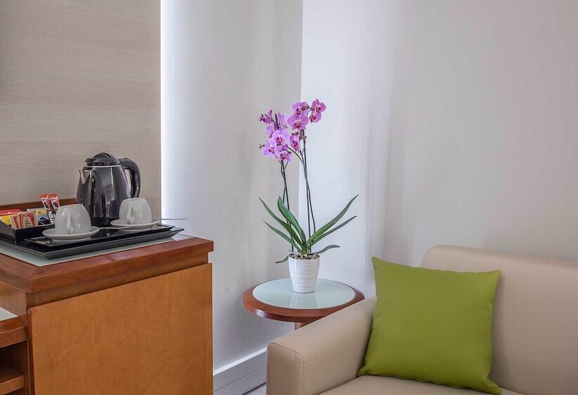 חדר סופריור לשלושה, La Giocca