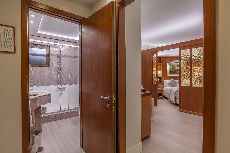 סוויטת ג'וניור, La Giocca