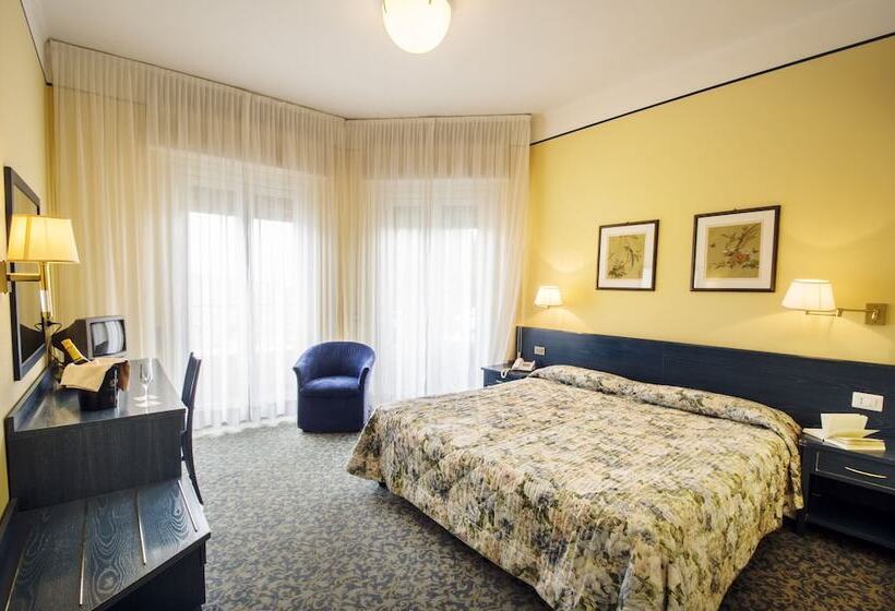 Номер Стандарт, Lido La Perla Nera