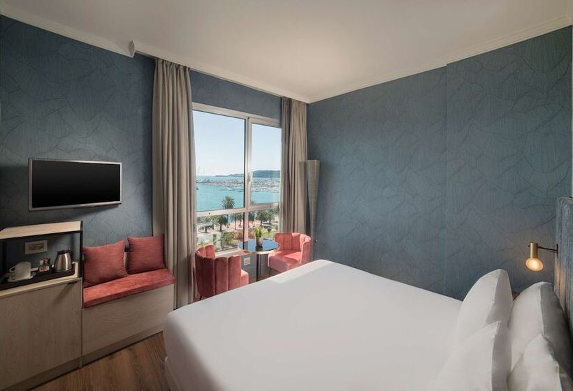 اتاق سوپریور با چشمانداز, NH La Spezia