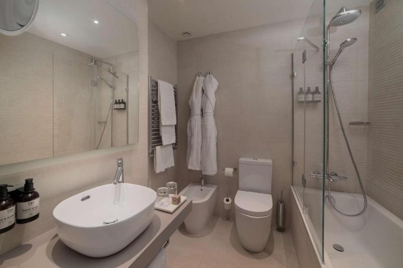 اتاق سوپریور با چشمانداز, NH La Spezia