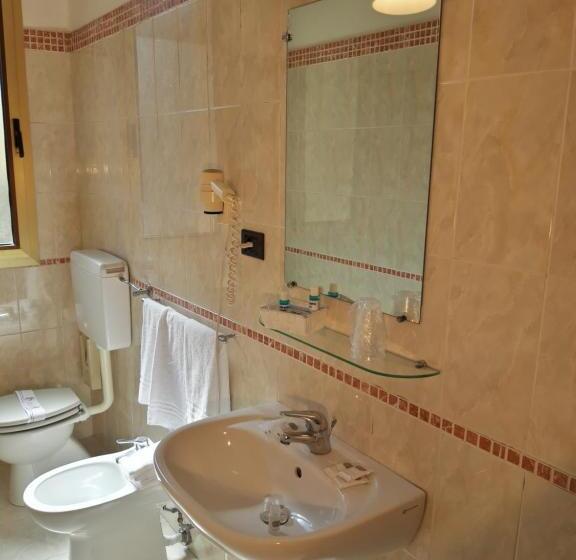 スタンダード4人部屋, San Felice