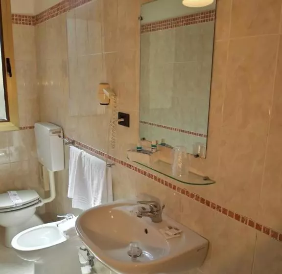 اتاق استاندارد چهار تخته, San Felice