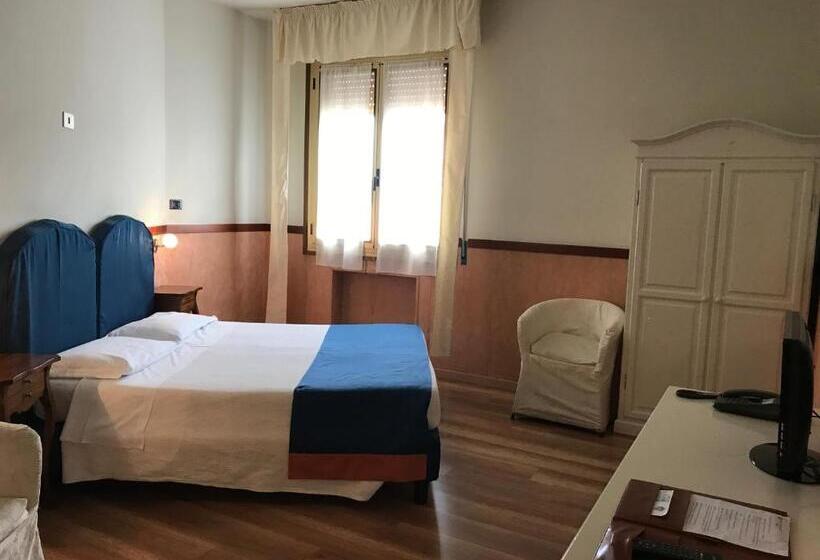 スタンダード４人部屋, San Felice