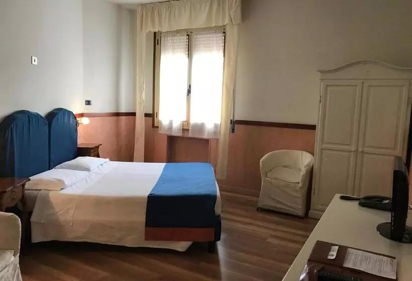 اتاق استاندارد چهار تخته, San Felice