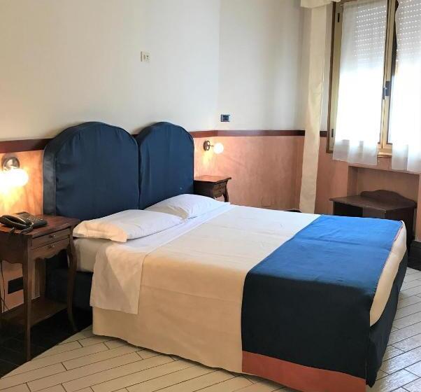 スタンダード4人部屋, San Felice