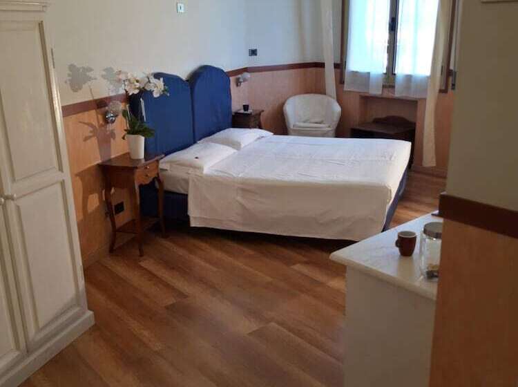 スタンダード4人部屋, San Felice