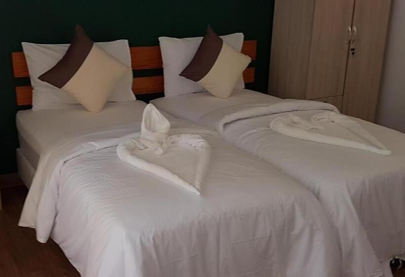 اتاق خانوادگی, Acqua Blu Rasdhoo