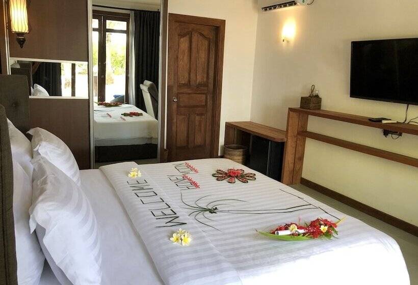 اتاق لوکس با چشم‌انداز دریا, Atollkey