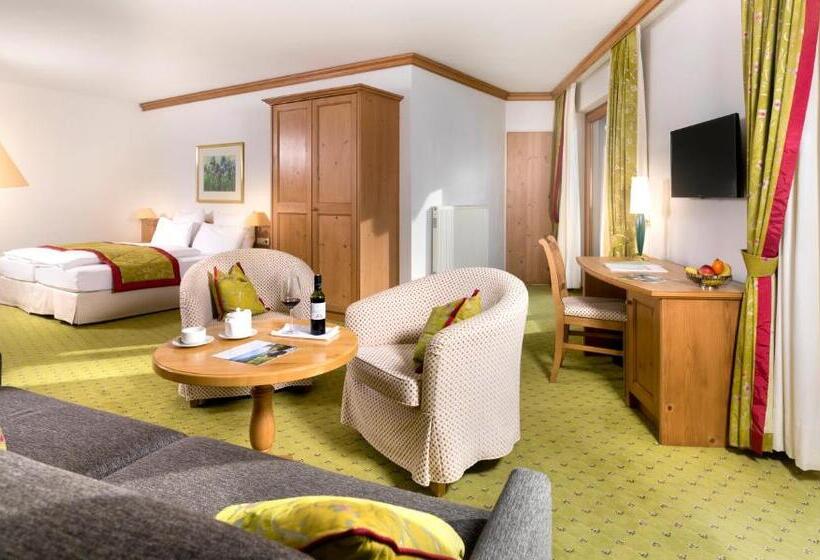 סוויטת ג'וניור עם מרפסת, Defereggental Hotel & Resort